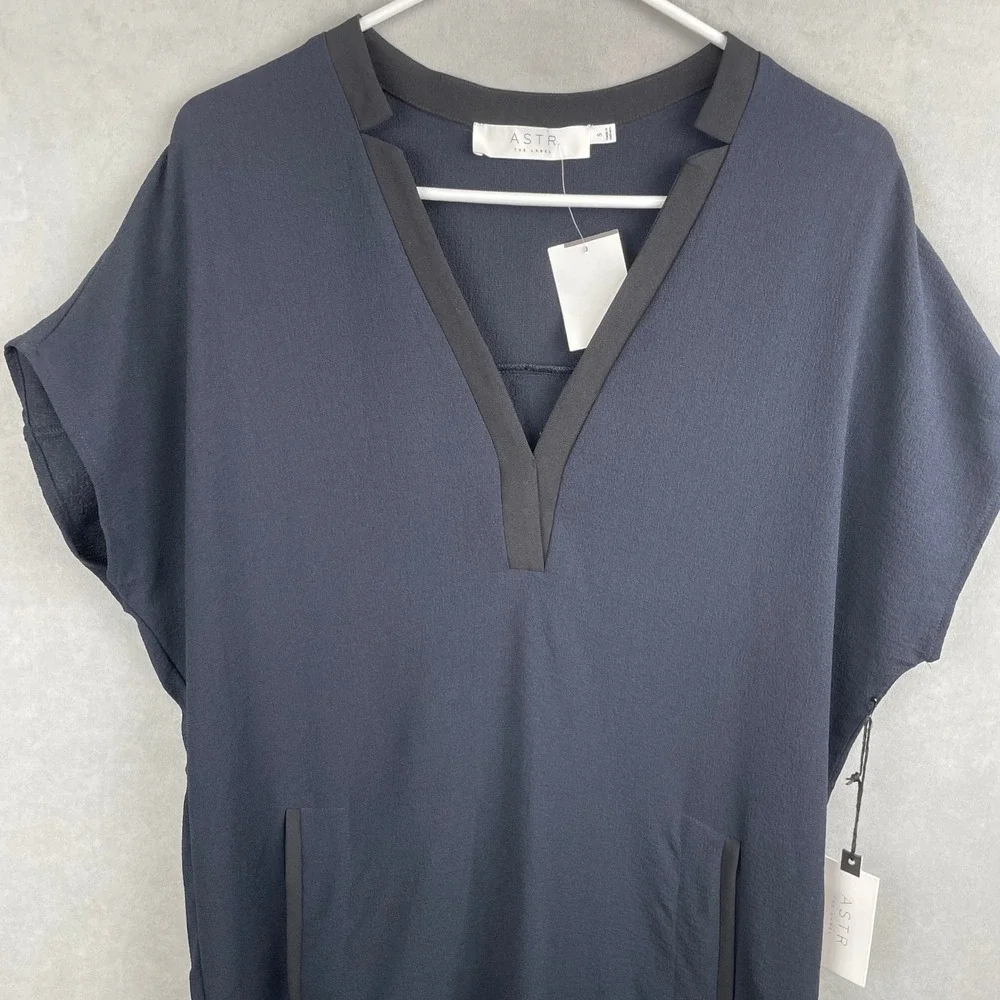 ASTR The Label Navy Black V-Neck Shift Dress Mod Cocktail Office Chic NWT Wmns S